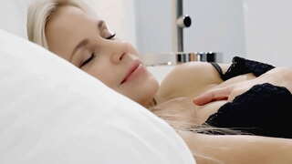 LETSDOEIT - #Ռեբեկա Вольпетти #Իզաբելլա Սթար #Кинуски - Հարուցված Խմբակային ժամանցային super տաք տրիոն