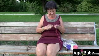 Salope mamie Hettie appelle les jeunes, Rob Salope mamie Hettie appelle les jeunes, Rob