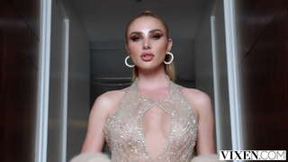 VIXEN Krāšņs beibe izdrāzt karstā lesbiešu trijatā