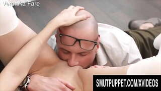 SmutPuppet - Fwyta ar Pussy Teen Comp