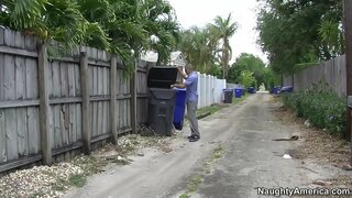 ���લિસા લીન ચોદવુ તેના પુત્ર મિત્ર બહાર