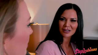 Ina Anak Na Babae Ay Nagpapakita Ng Kung Paano Magkaroon Ng Tomboy Sex