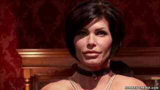 Հիասքանչ շիկահեր լաքած իր Շերի Девиль sucks փոքր անդամ է, ապա ստանում առաջ նրան, դեռ թխահեր Shay Ֆոքսը բաժանվում է նրանց եւ sucks կուսակցության վերեւի հարկում